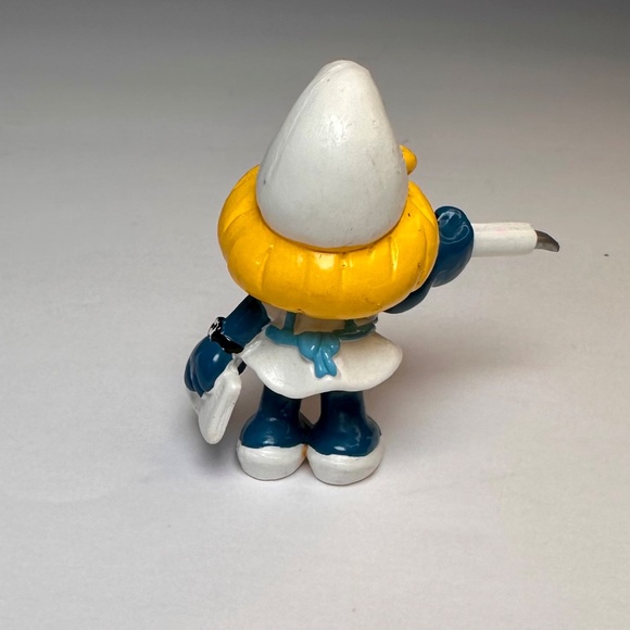 Vintage Schleich Nurse Smurfette π 1980 Peyo β Made in Hong Kong - Picture 4 of 8
